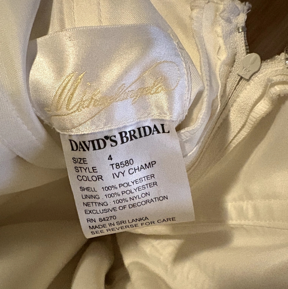 New wedding dress - Picture 9 of 10